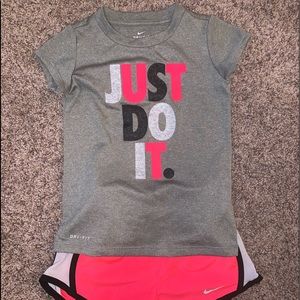 4T NIKE GIRL OUTFIT LIKE NEW